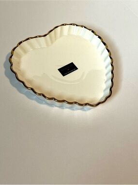 Bombay Heart-Shaped Cream Dish with Gold Rim